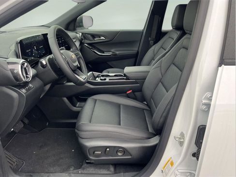 New 2026 Chevrolet Equinox LT w/ Convenience Package II image 24