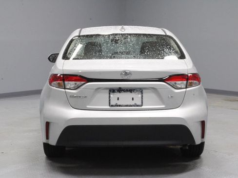 Used 2024 Toyota Corolla LE FWD image 10