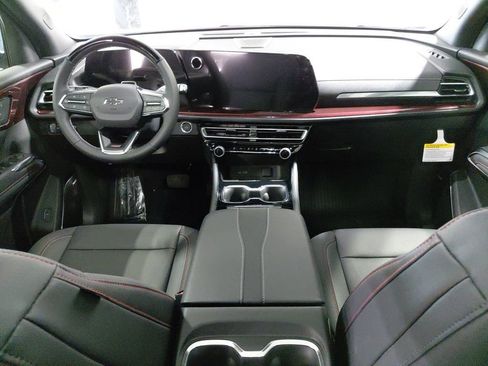 New 2026 Chevrolet Traverse Z71 w/ Enhanced Driving Package image 3