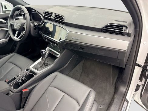 Used 2025 Audi Q3 2.0T Premium w/ Convenience Package image 15