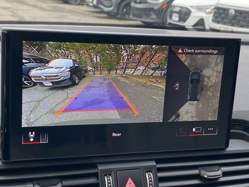 Used 2024 Audi Q5 e Premium Plus w/ Premium Plus Package image 18