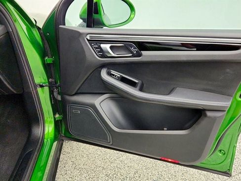 Used 2019 Porsche Macan AWD/4WD image 26