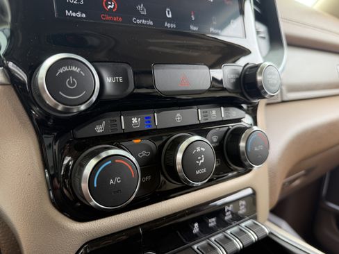Used 2019 RAM 1500 Laramie RWD image 24