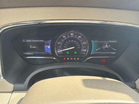 Used 2017 Lincoln Navigator Select RWD image 18