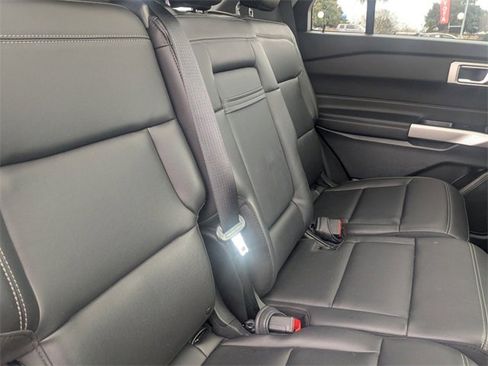 Used 2024 Ford Explorer XLT w/ Equipment Group 202A image 31