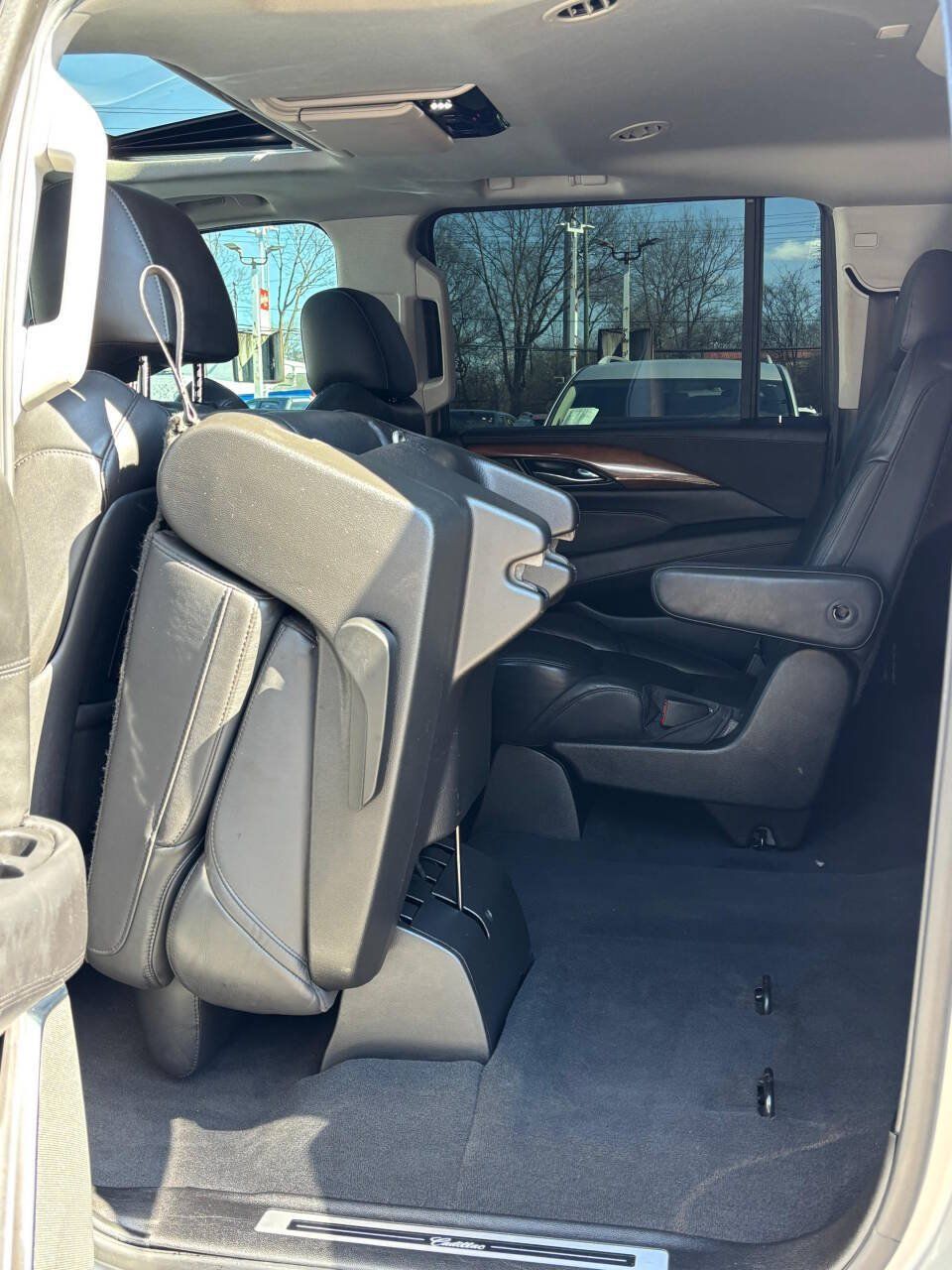 Used 2019 Cadillac Escalade ESV Luxury w/ LPO, Radiant Package AWD/4WD image 14