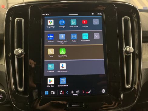 Used 2023 Volvo XC40 B5 Core w/ Protection Package Premier image 18