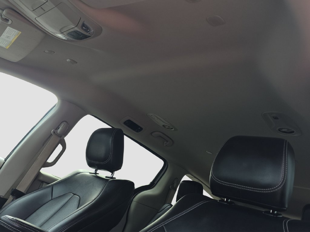Used 2024 Chrysler Pacifica Touring-L FWD image 8