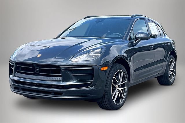 Used 2025 Porsche Macan AWD/4WD image 2