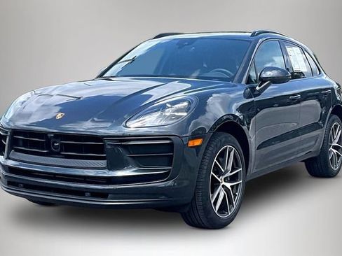 Used 2025 Porsche Macan AWD/4WD image 2