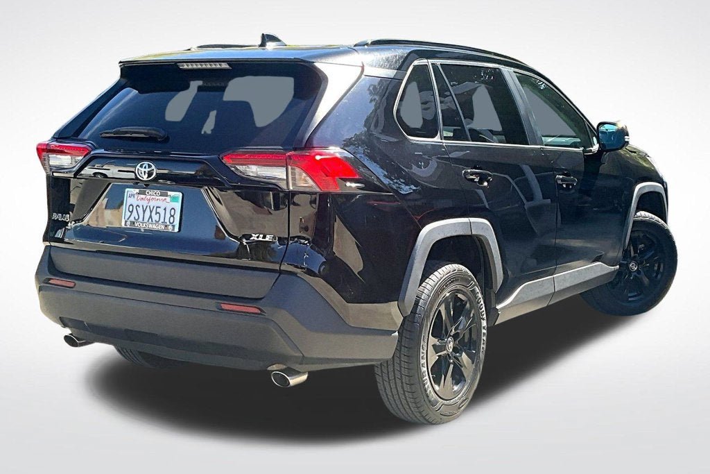 Used 2022 Toyota RAV4 XLE FWD image 10