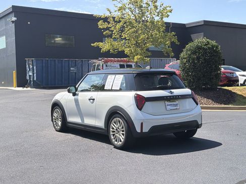 Used 2026 MINI Cooper 2-Door Hardtop FWD image 15