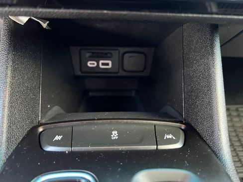 Used 2022 Chevrolet Bolt LT FWD image 34