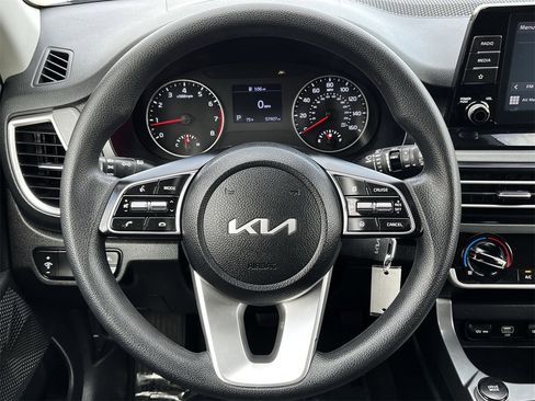 Used 2023 Kia Seltos LX image 11