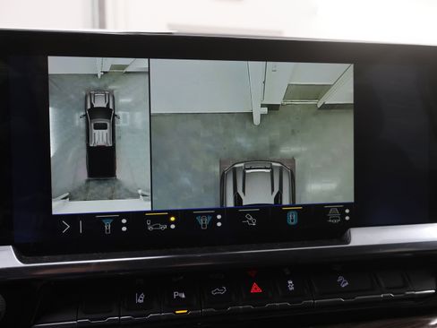 Used 2024 Chevrolet Silverado 2500 LT w/ Midnight Edition image 18