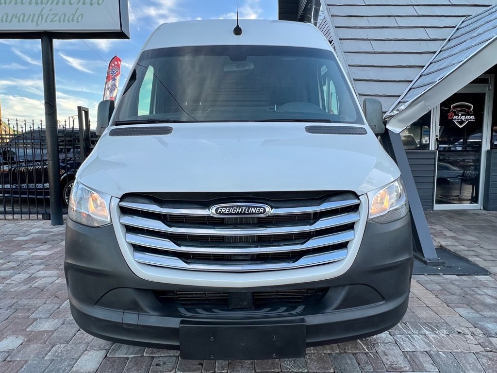 Used 2019 Freightliner Sprinter 2500 RWD image 4