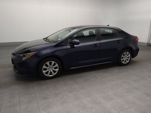 Used 2022 Toyota Corolla LE image 2