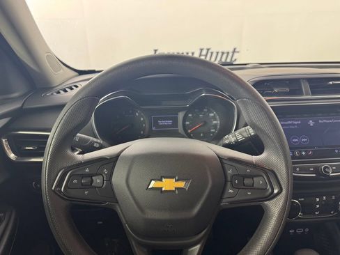 Used 2023 Chevrolet TrailBlazer LT w/ Convenience Package FWD image 12