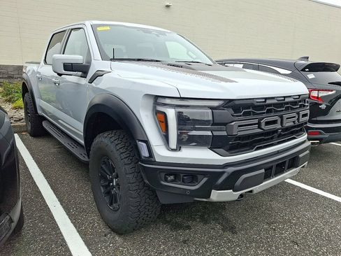 Used 2025 Ford F150 Raptor AWD/4WD image 3