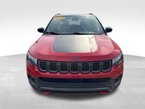 Used 2023 Jeep Compass Trailhawk w/ Trailhawk Convenience Group AWD/4WD image 2