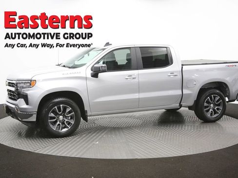 Used 2022 Chevrolet Silverado 1500 LT AWD/4WD image 60