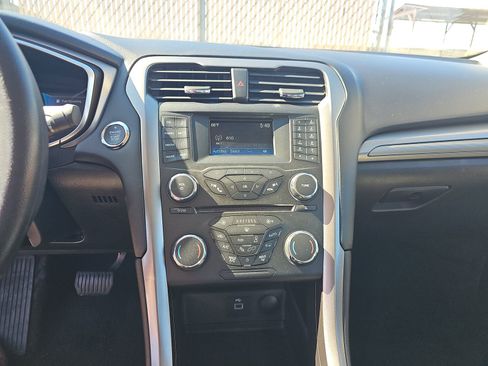 Used 2018 Ford Fusion S image 18