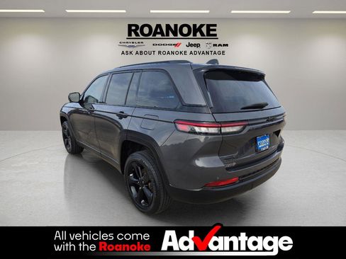 Used 2022 Jeep Grand Cherokee Altitude image 7