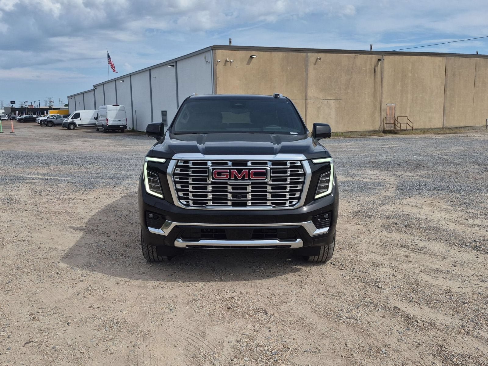 New 2026 GMC Yukon Denali w/ Denali Reserve Package AWD/4WD image 9