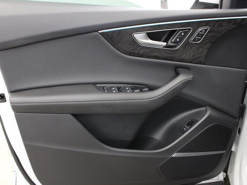 Used 2023 Audi Q8 Premium Plus w/ Premium Plus Package AWD/4WD image 18