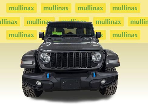 Used 2024 Jeep Wrangler Unlimited AWD/4WD image 15