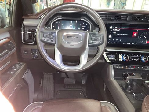Used 2022 GMC Sierra 1500 Denali w/ Technology Package AWD/4WD image 25