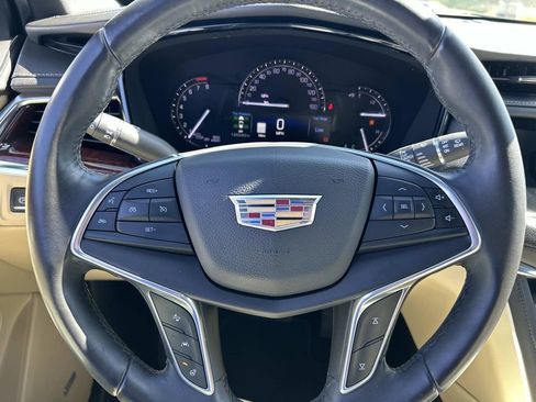 Used 2017 Cadillac XT5 Premium Luxury FWD image 34