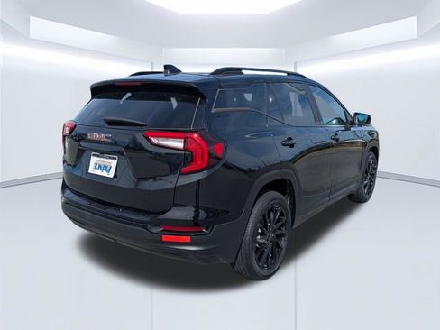 Used 2023 GMC Terrain SLE w/ Driver Convenience Package image 4