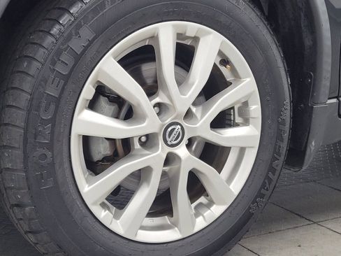 Used 2020 Nissan Rogue SV FWD image 31