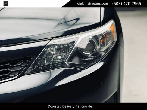Used 2013 Toyota Camry SE FWD image 14
