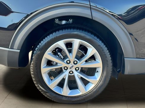 Used 2023 Ford Explorer Platinum w/ Technology Package AWD/4WD image 42