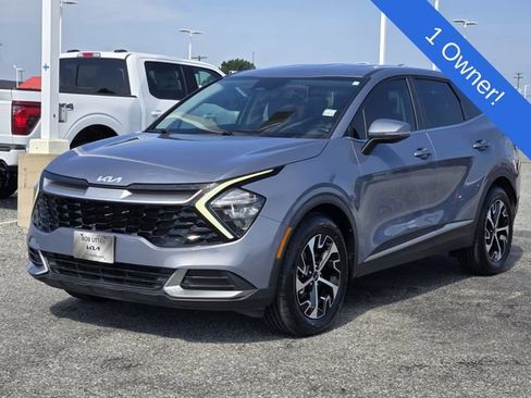 Used 2023 Kia Sportage EX FWD image 3