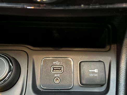 Used 2020 Jeep Cherokee Latitude Plus image 39