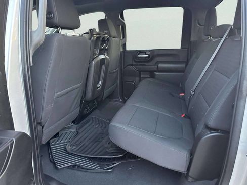 Used 2022 Chevrolet Silverado 2500 Custom w/ Custom Convenience Package image 11