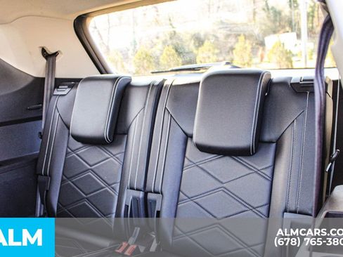 Used 2025 Volkswagen Atlas SE image 19