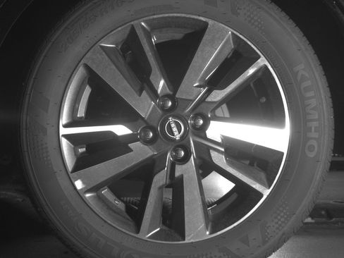 Used 2025 Nissan Versa SV FWD image 14
