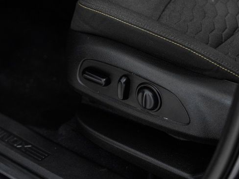 Used 2020 Chevrolet Equinox LT image 30