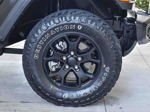 Used 2021 Jeep Wrangler Willys image 10