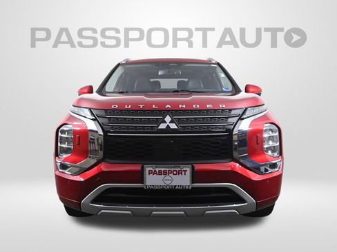 Used 2024 Mitsubishi Outlander SEL image 2