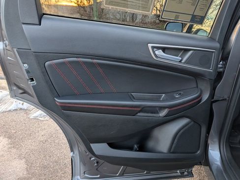 Used 2023 Ford Edge ST-Line image 32