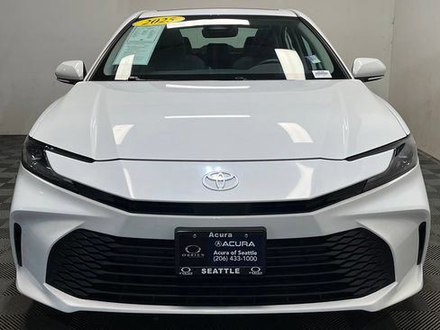 Used 2025 Toyota Camry LE w/ Convenience Package FWD image 2