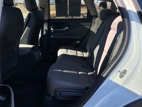 Used 2025 Lincoln Corsair Reserve w/ Equipment Group 202A image 29