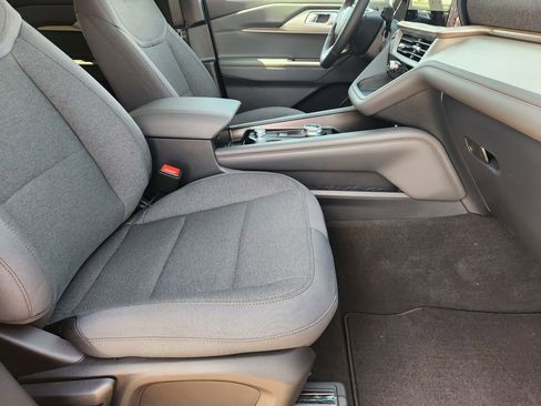 New 2026 Ford Explorer Active RWD image 10