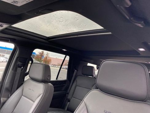Certified 2023 GMC Yukon Denali image 15