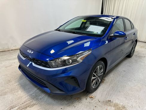 Used 2023 Kia Forte LXS image 9